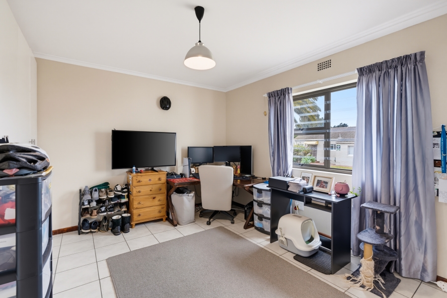 2 Bedroom Property for Sale in Edgemead Western Cape